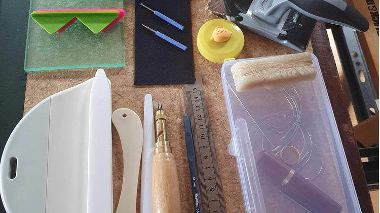 Handcrafted books: Workshop tools